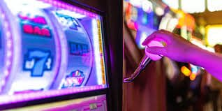 uno4d online live blackjack dealer at multi-camera table